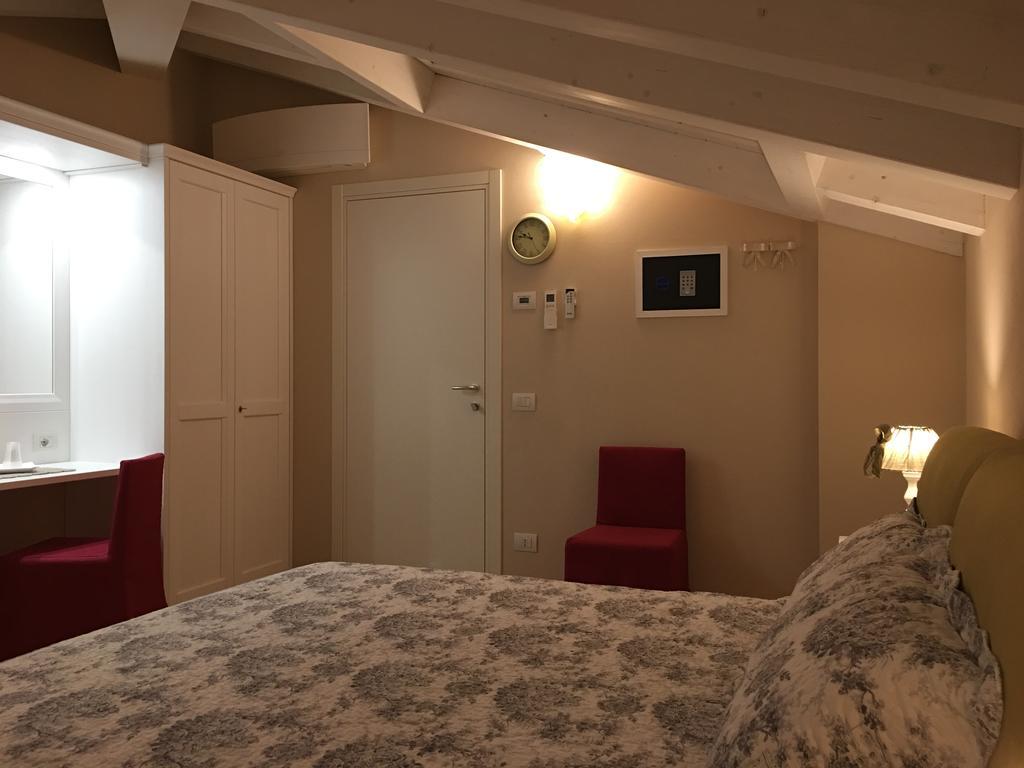 Dimora Valpolicella Hotel ซานตัมบรอโจ ดิ วัลโปลีเชลลา ภายนอก รูปภาพ